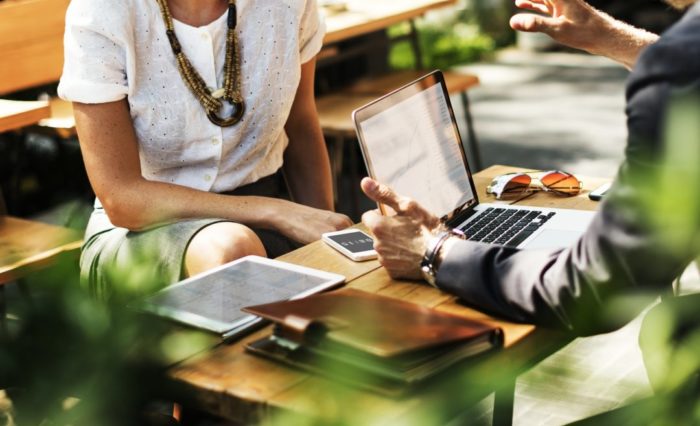 business-2884023_1920-1080x686