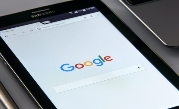 Universitat de Barcelona - Google Busqueda Mixta IA - miniatura